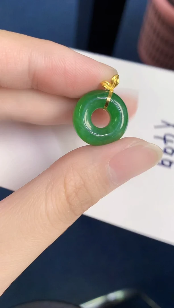 颈饰18K金镶嵌翡翠天然翡翠缅甸A货