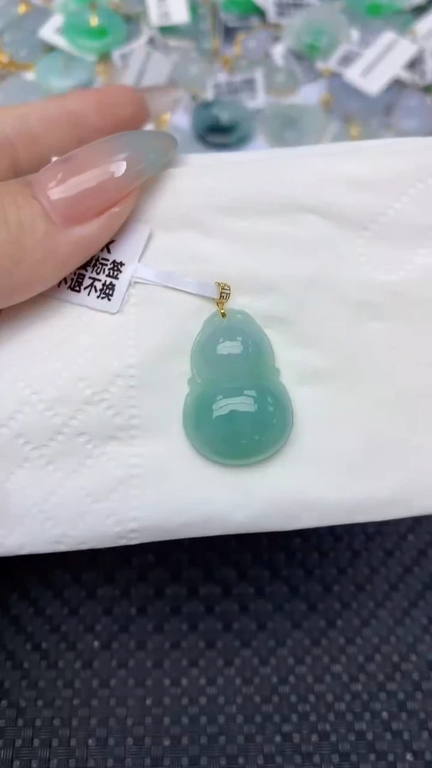 翡翠18K金镶嵌颈饰 天然翡翠a货