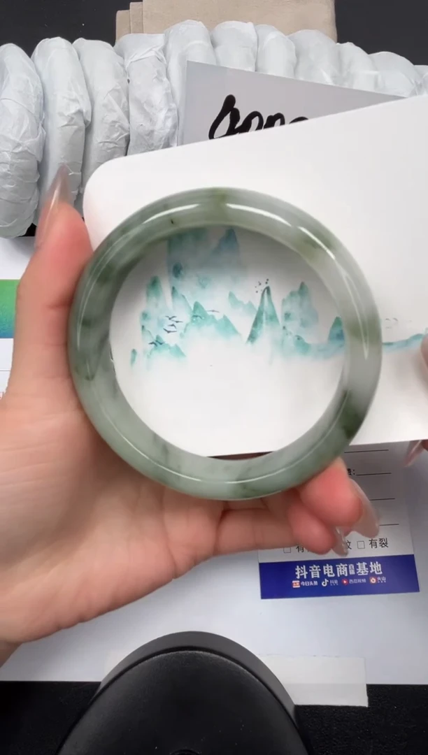 【闪购商品】石英质玉手镯未镶嵌18-64.3