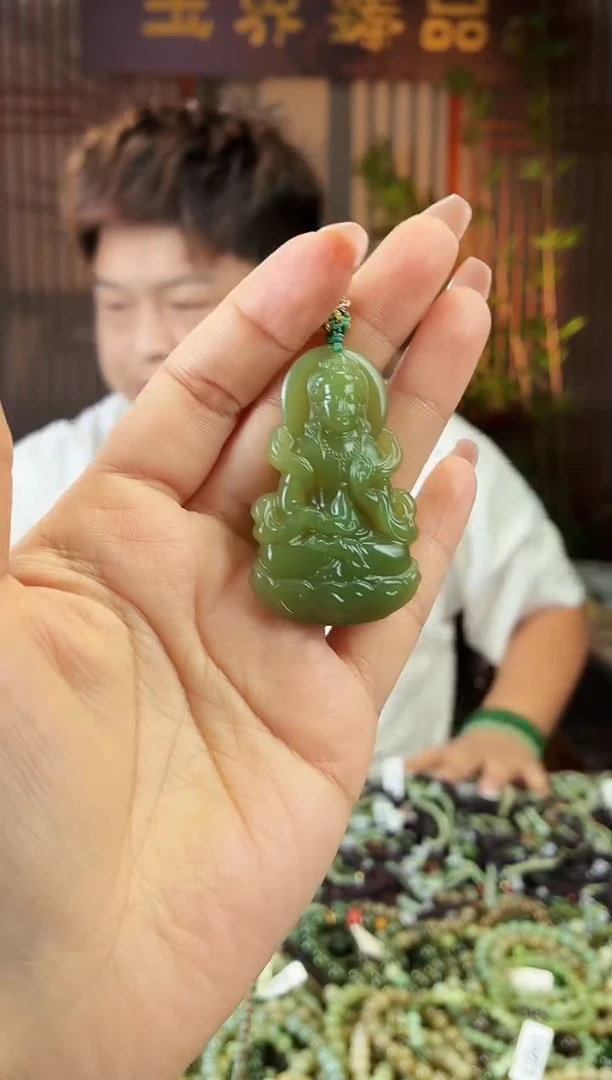 和田玉未镶嵌颈饰拍一发一
