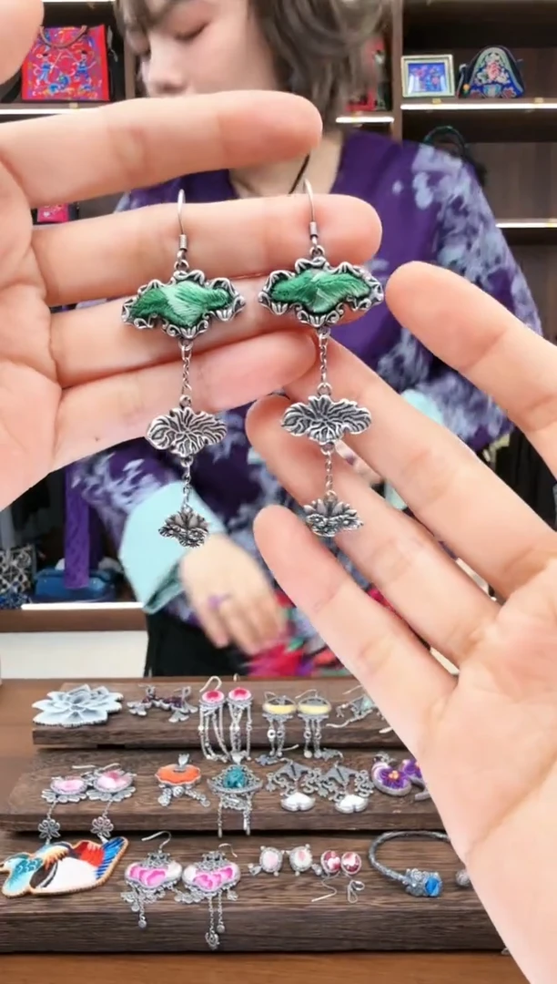 【闪购商品】织绣25蚩梦苗族古绣