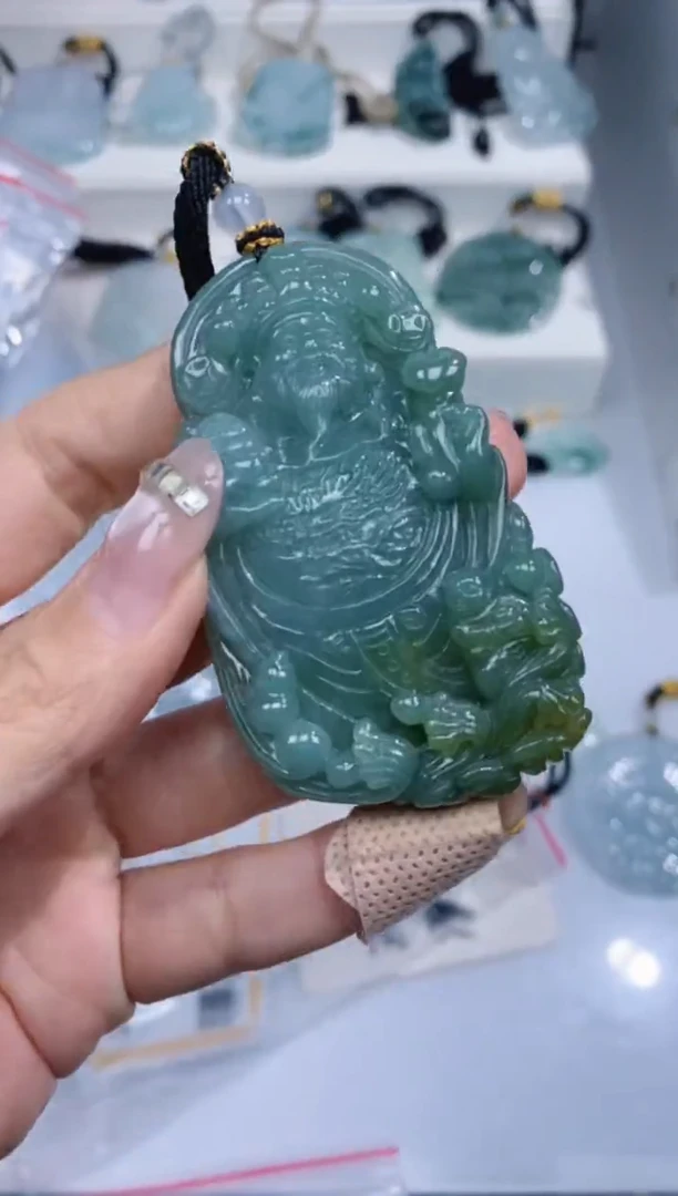 颈饰未镶嵌翡翠吊坠