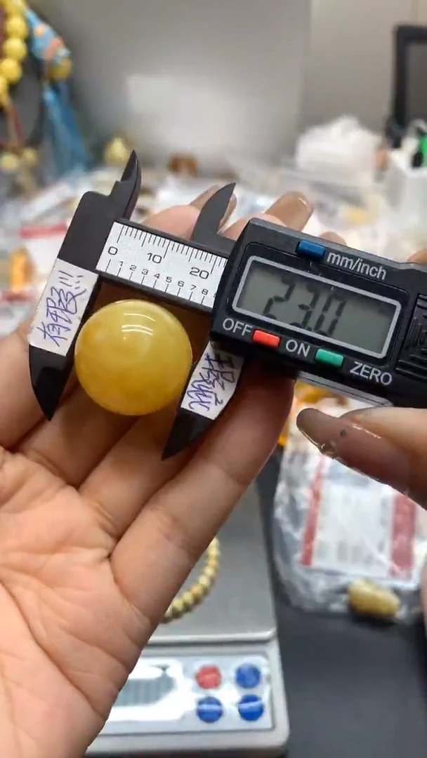 未镶嵌琥珀珠宝奇石709