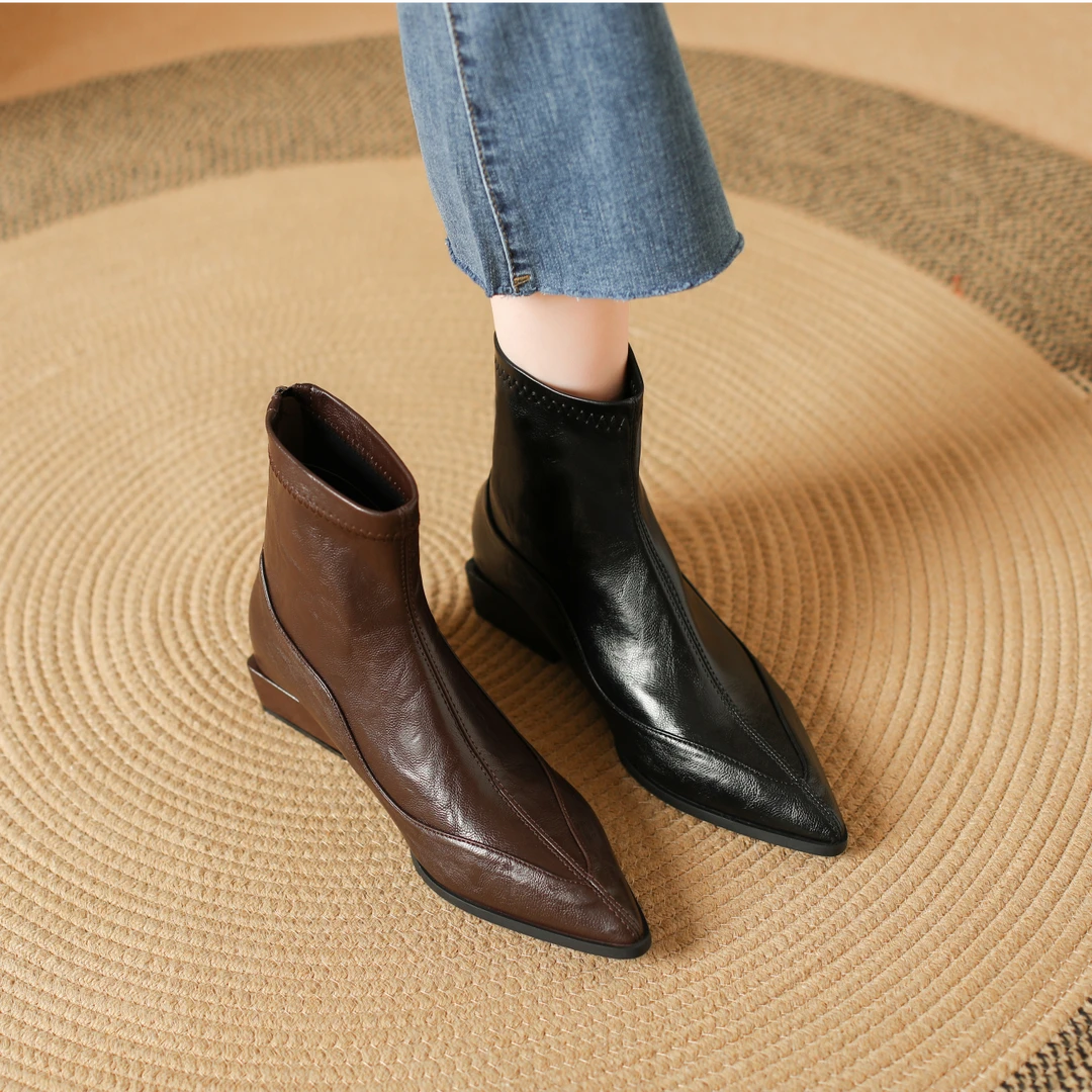 加绒真皮短靴2025秋冬气质小个子尖头瘦瘦靴软底软面时尚马丁靴