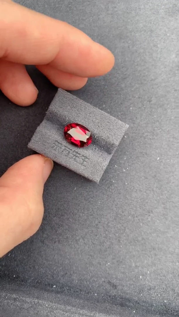 未镶嵌珠宝半成品石榴石4.1ct镁铝榴石 DE 定制
