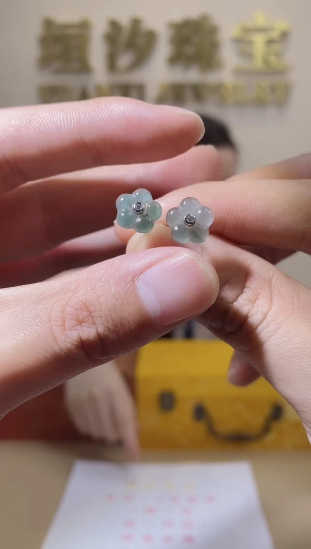 【闪购商品】翡翠颈饰未镶嵌天然A货翡翠耳钉（多样性发一）
