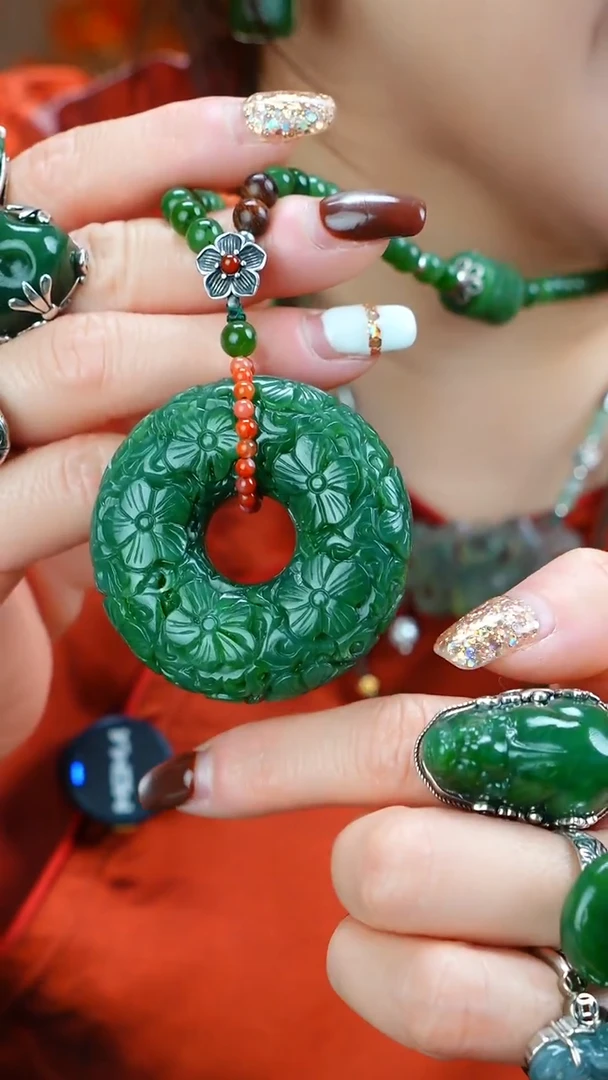 颈饰未镶嵌和田玉（碧玉）元****创1