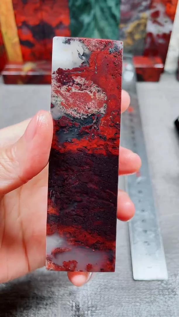 玉桂林鸡血玉石素章3.0左右红4