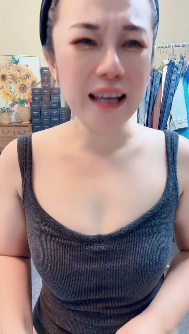 696
