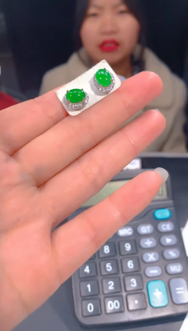 【闪购商品】定制翡翠未镶嵌36定制翡翠，多样性发货（发其一）