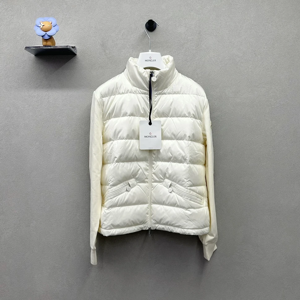 全新未使用 MONCLER Padded Corduroy羽绒服/尺码L/FH010083
