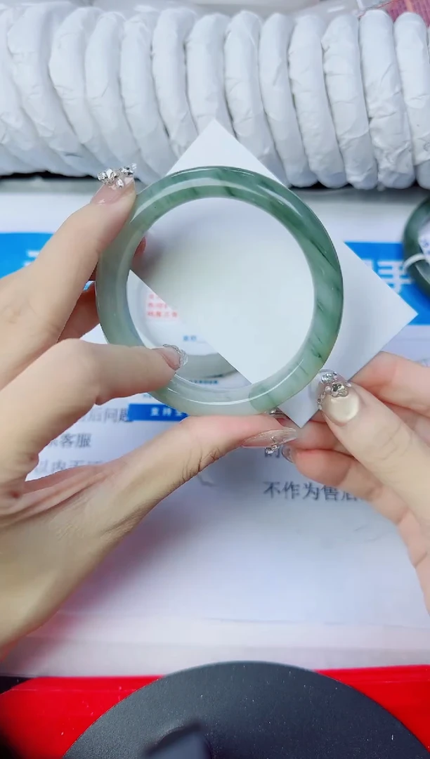 石英质玉手镯未镶嵌287/58.9