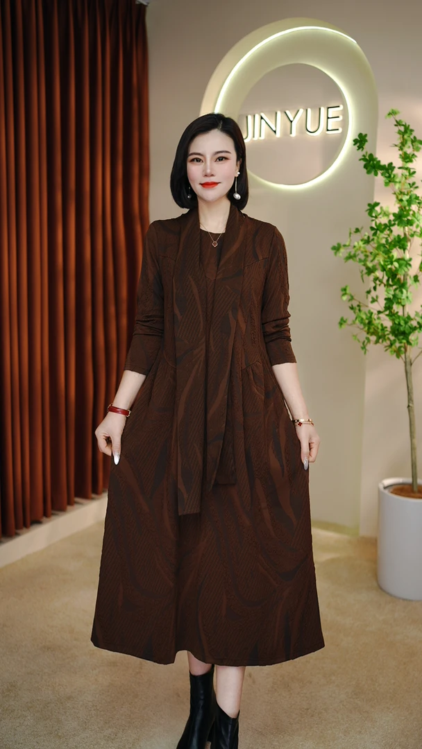 【云绣阁】101新款（带有围巾）时尚百搭复古显瘦针织连衣裙