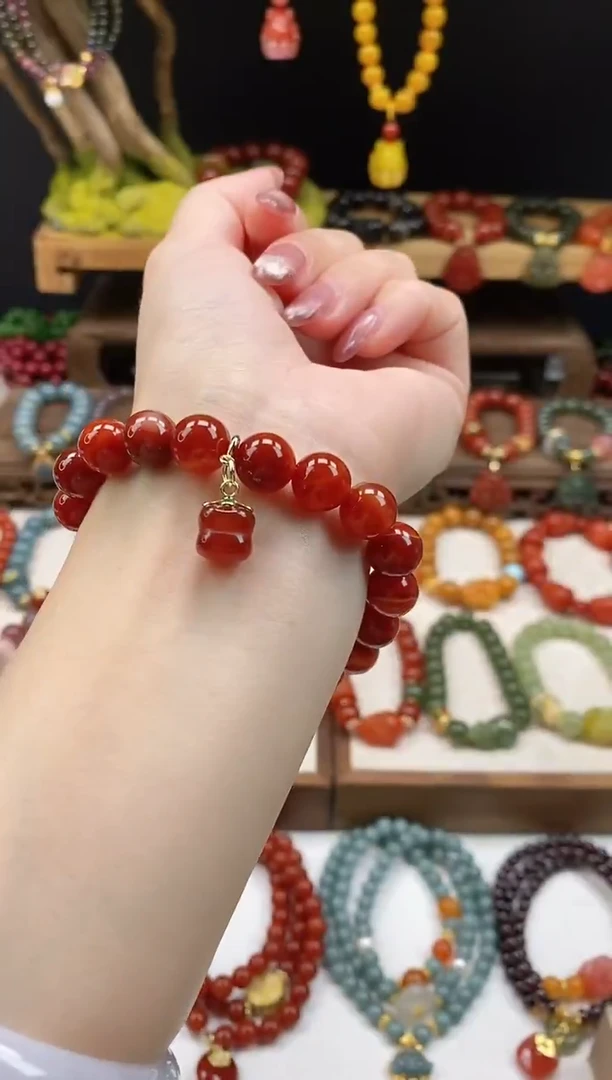 未镶嵌玛瑙手饰柿子