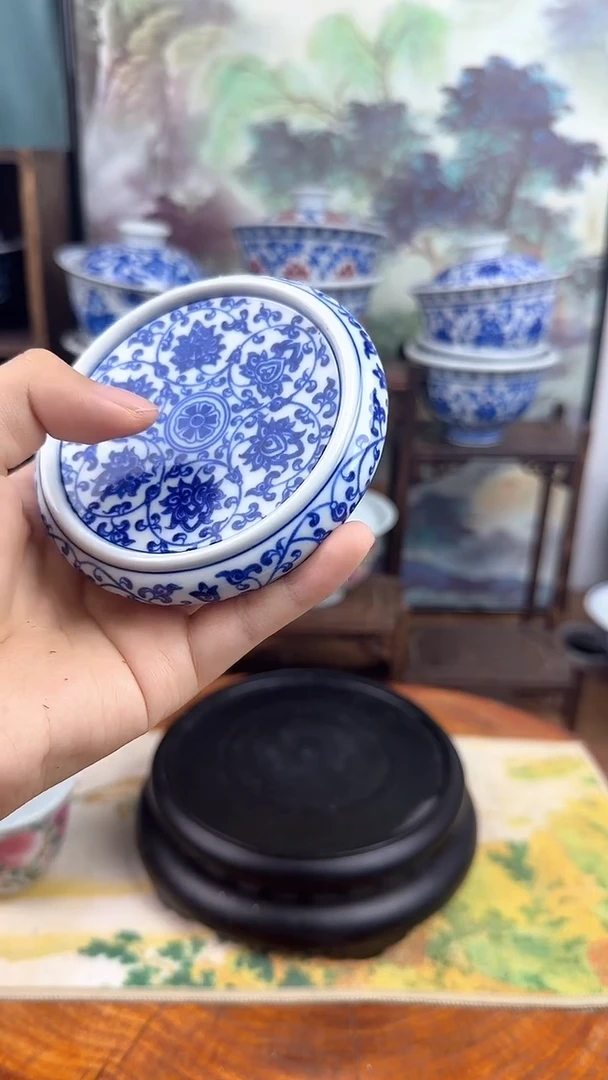 陶瓷青花缠枝莲盖置
