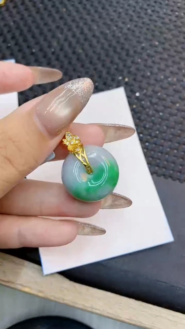 颈饰未镶嵌翡翠1