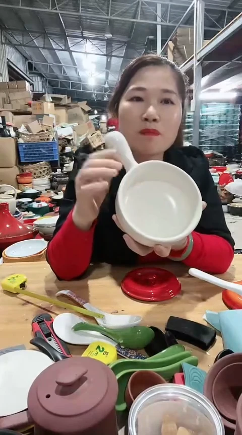 【闪购商品】瑕疵白色手把锅598.。