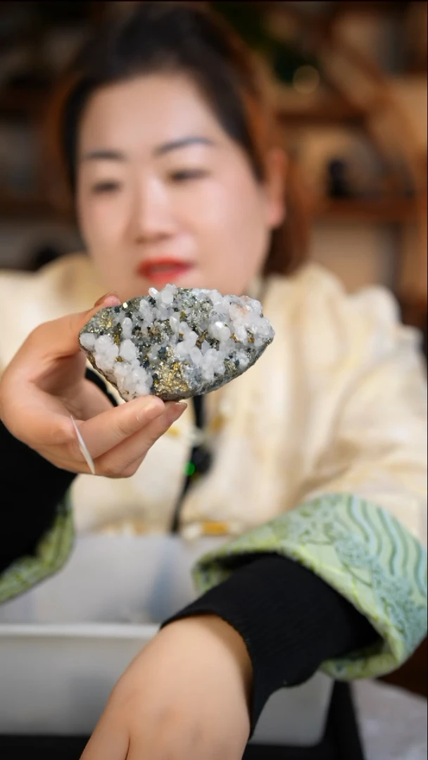 未镶嵌珠宝半成品水晶水晶黄铁共生D525