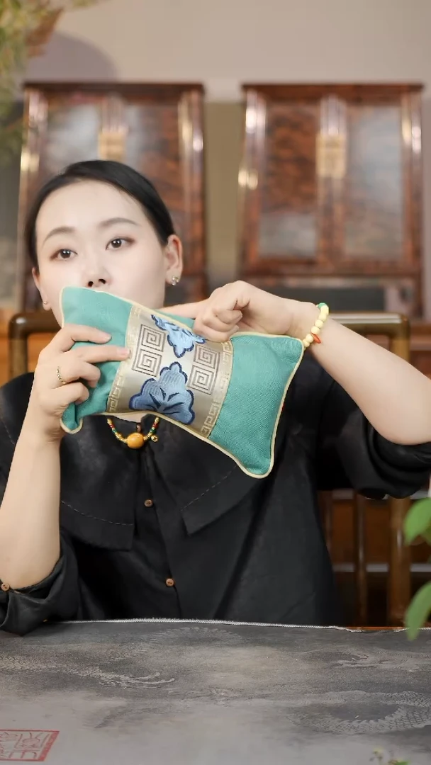 檀香木老料黑油原木粉枕头