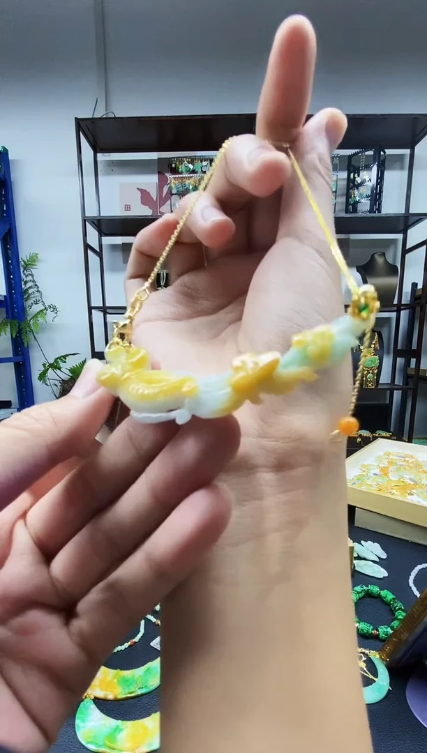 翡翠未镶嵌颈饰翡翠吊坠