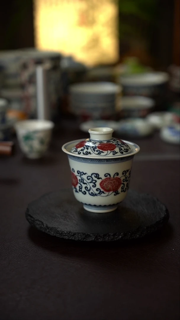 景德镇全手工手绘青花釉里红灵芝铃铛盖碗