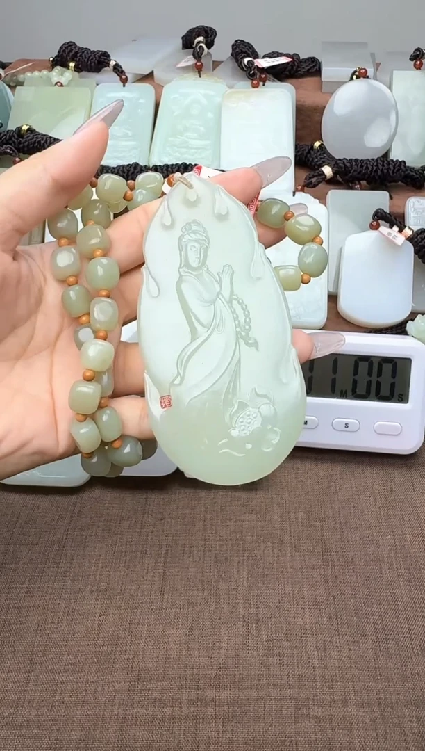 颈饰未镶嵌和田玉阿*阿霞