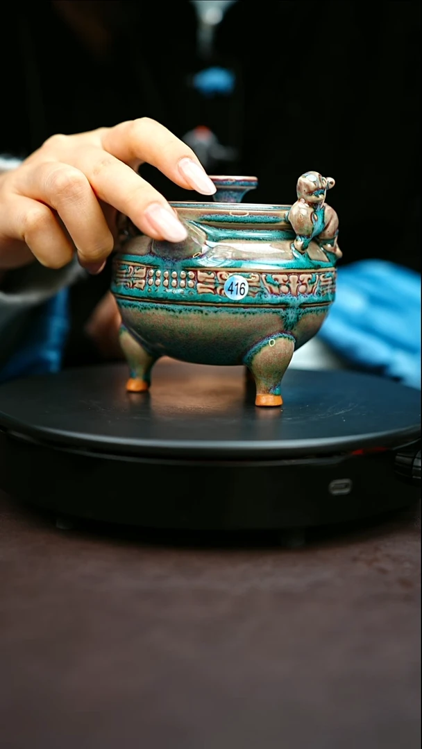 416#原矿钧瓷炉钧釉虎贲壶