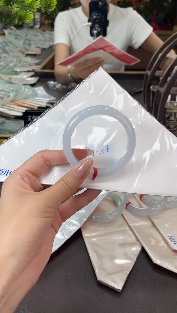 翡翠手镯未镶嵌86