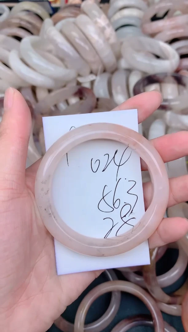 未镶嵌手镯石英质玉024