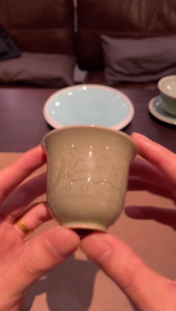 42窑承青瓷半刀铃铛杯