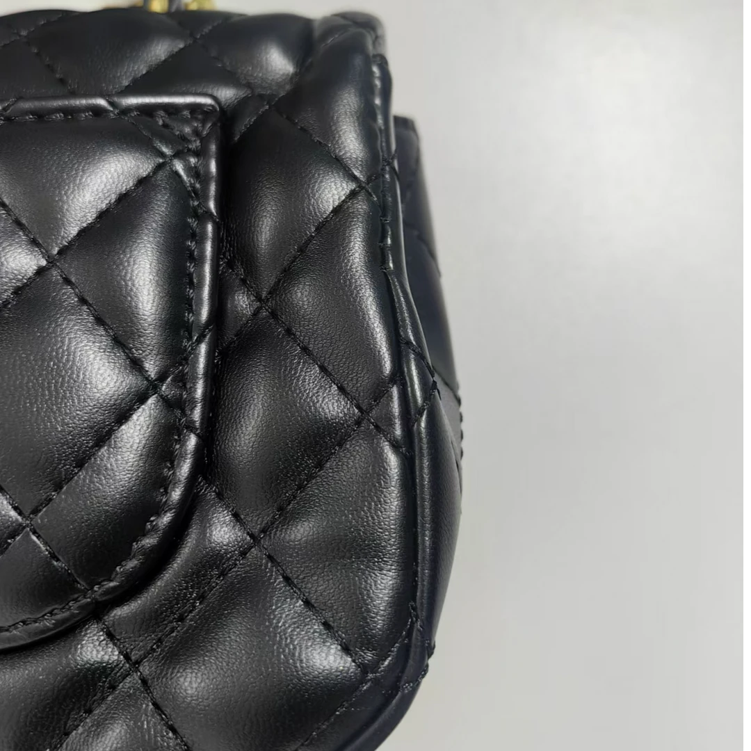 真好看啊~黑金手柄斜挎包