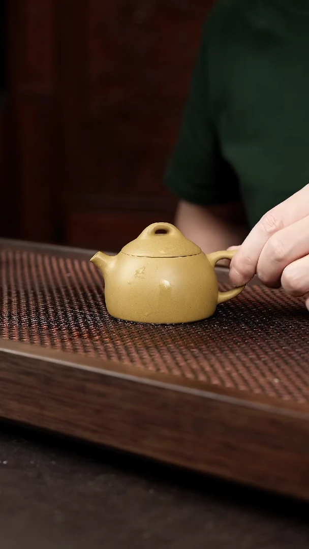 茶壶紫砂黄金段小秦权