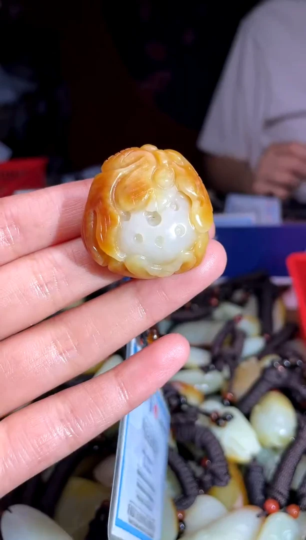 和田玉未镶嵌颈饰1