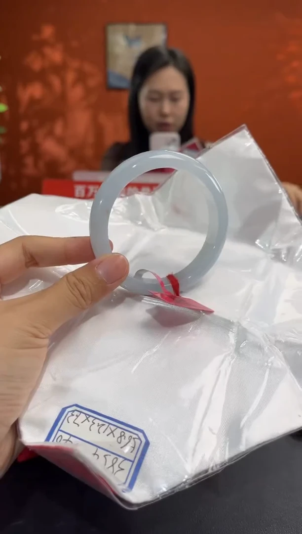 未镶嵌手镯翡翠5