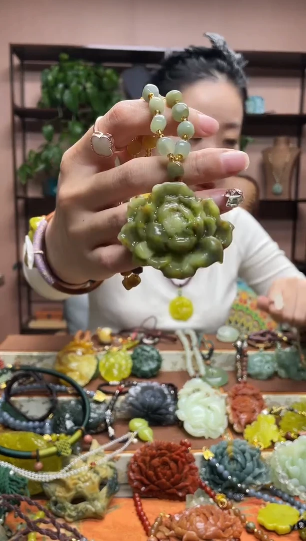未镶嵌岫玉吊坠·
