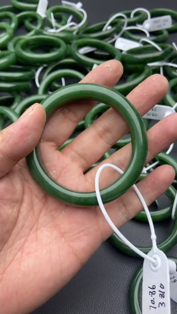 未镶嵌手镯和田玉（碧玉）40-58.7