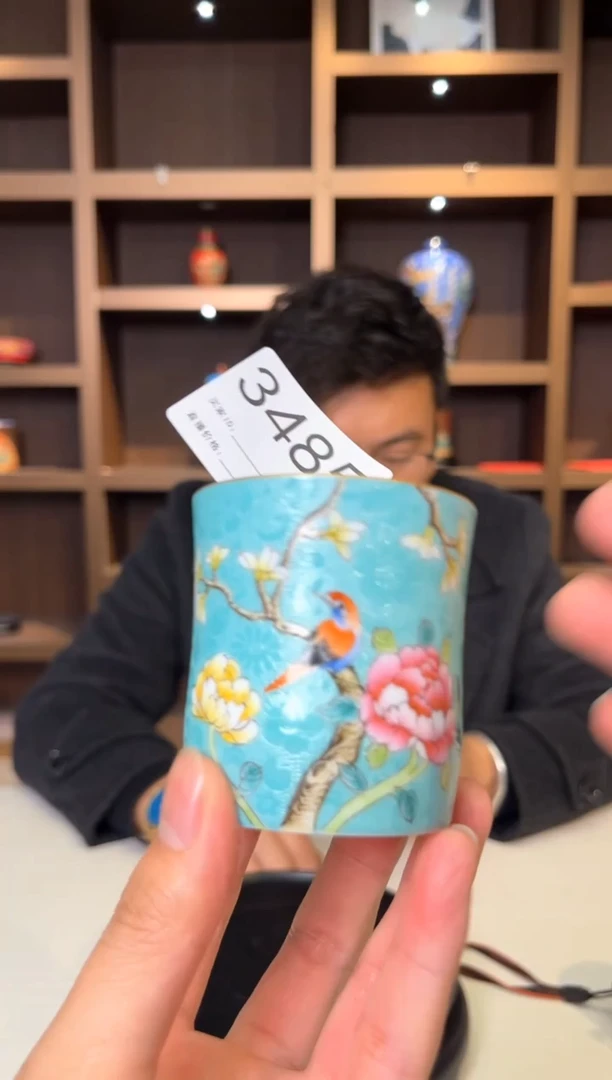 【闪购商品】摆件粉彩扒花主人杯3485
