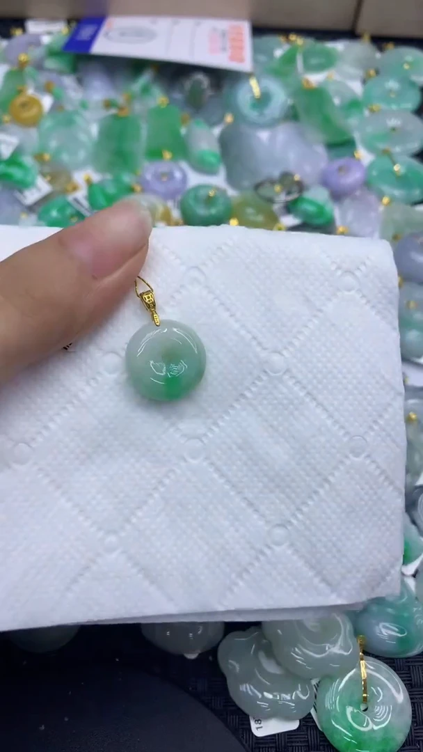 颈饰未镶嵌翡翠天然缅甸A货翡翠
