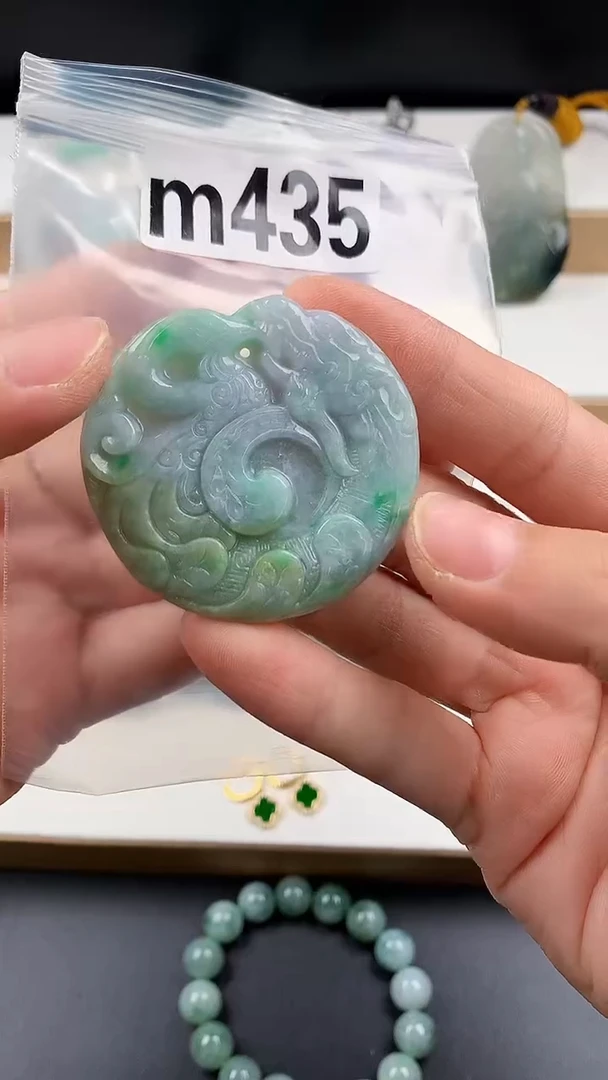 颈饰未镶嵌翡翠天然翡翠吊坠挂件