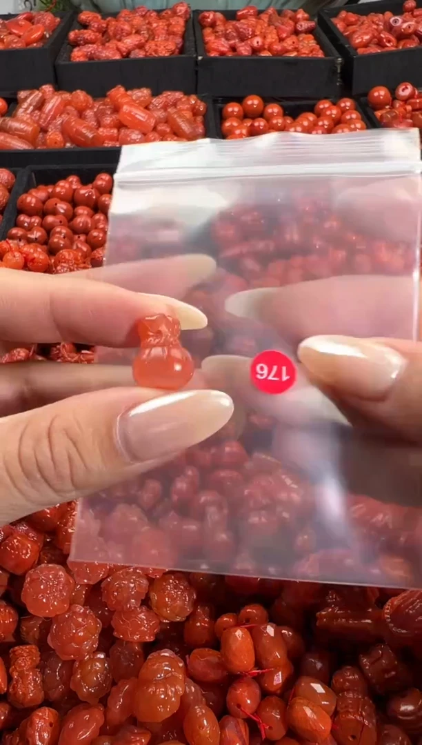 颈饰未镶嵌南红玛瑙1