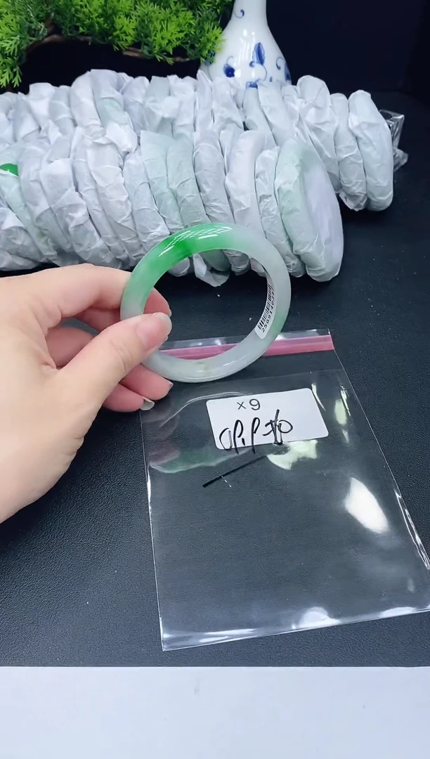 未镶嵌手镯翡翠9