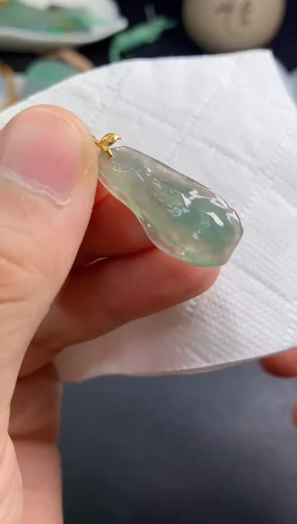 颈饰未镶嵌翡翠