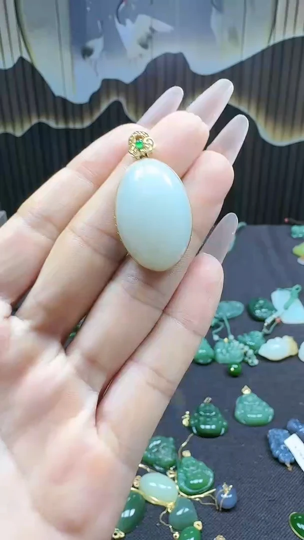 和田玉18K金镶嵌挂件1