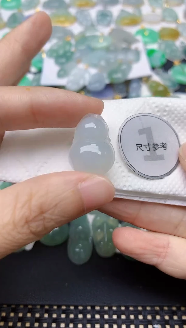 翡翠未镶嵌颈饰天然缅甸A货翡翠