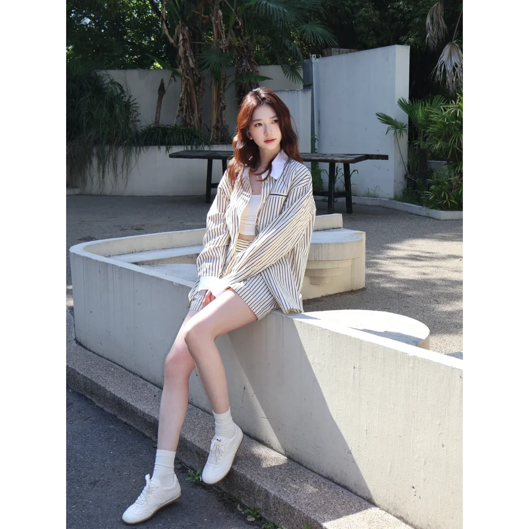日系撞色设计条纹衬衫套装女2025年夏季不撞款减龄上衣短裤一整套