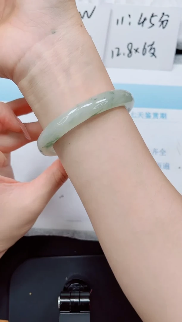 石英质玉手镯未镶嵌264/60.5