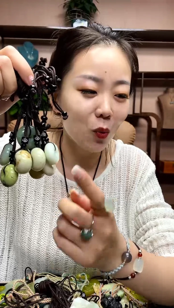 【闪购商品】岫玉吊坠未镶嵌多样性发货其中一件