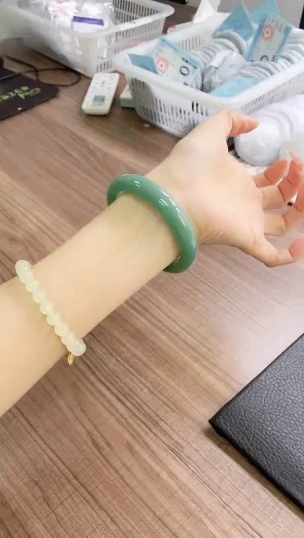 未镶嵌手镯石英质玉443-60