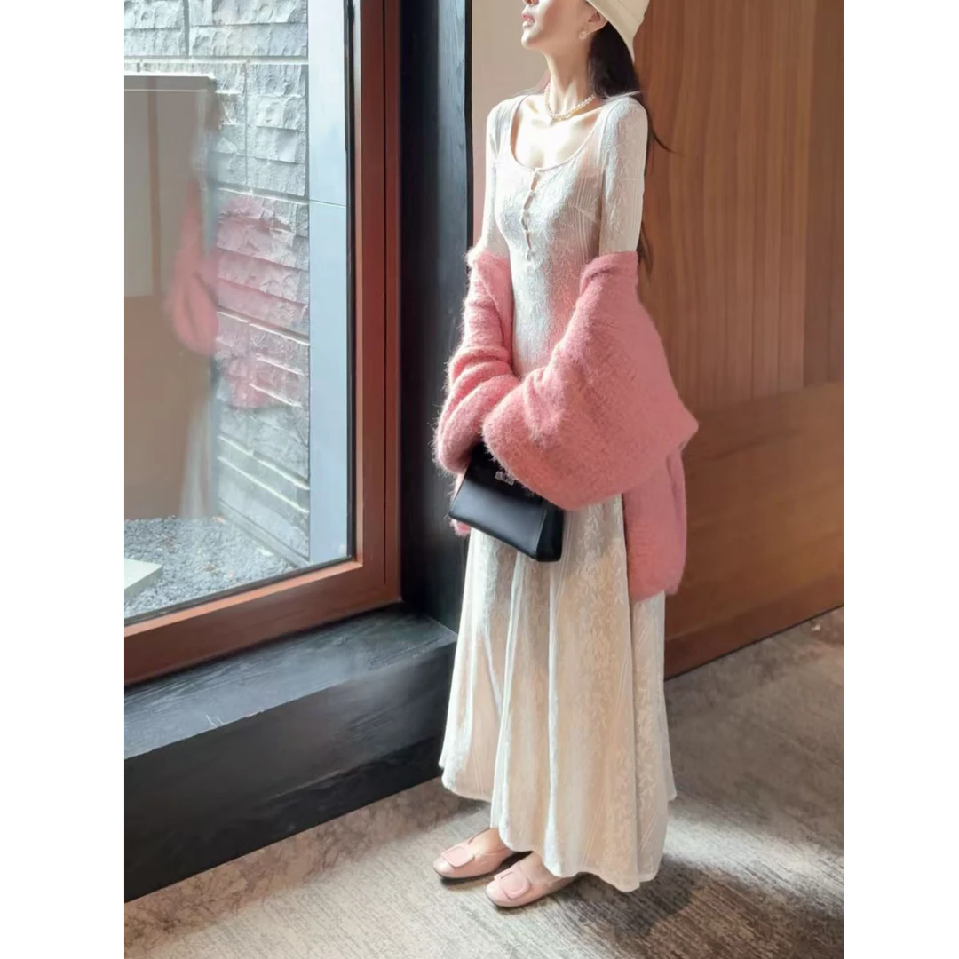 镂空设计纯欲法式长袖连衣裙女秋新款修身A字裙子短裙