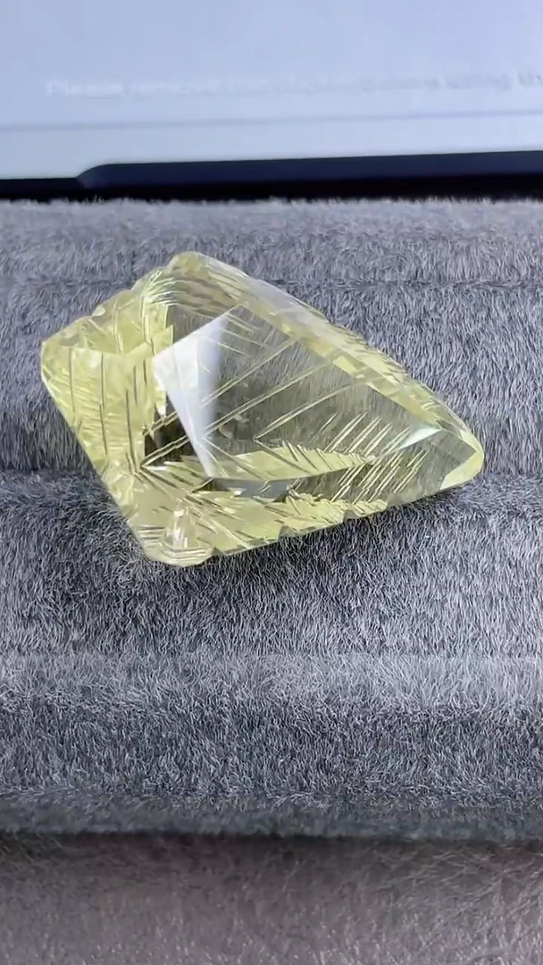 未镶嵌珠宝半成品黄晶92.2ct